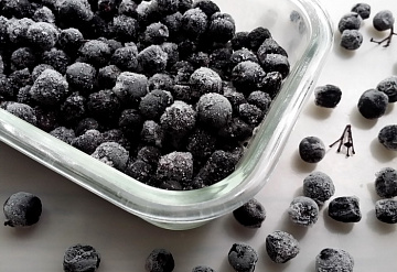 Фото Черноплодная рябина быстрозамороженная в коробке по 5 кг