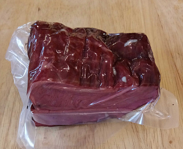 Превью Запеченный окорок лося